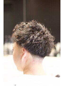 キングスマントーキョー 立川北口店(KINGSMAN TOKYO) アップバング / ツーブロック / スキンフェード 【立川】