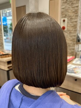 ビースリー ロア 横浜駅近＊収まりのいい上品ボブ×イルミナカラー