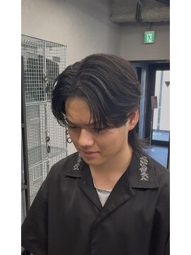 “ロングセンターパート × ソフトウルフ”で色気UP