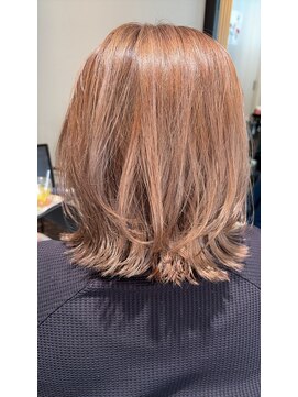 エーメイド(A made) ボブ×くびれ×明るい白髪染め×外ハネ×ミルクティー