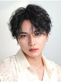 黒髪波巻きスパイラルツーブロック人気センターパート