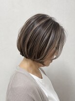 ウル(ulu)&nbsp;ショート　６０代　白髪染め卒業　透明感カラー　名東区