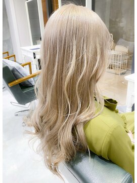 デイズ(days) 透け感ブロンドカラー☆デザインカラー　ハイトーンカラー原宿