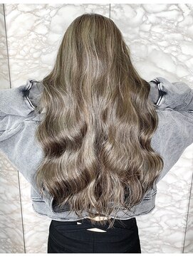 ロイジー(roijir) 【表参道　roijir】赤みゼロハイライト カラー