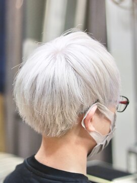 キミ(kimi) 【kimi自由が丘】ケアブリーチ × ホワイトカラー