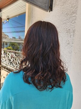 ヘアデザイン エソラ(hair design esora) 毛先にかけて動かすパーマ
