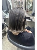 外はね 切りっぱなし コントラストボブ ハイライト
