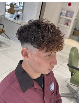 ルクール ヘアー プレジー(Le Coeur HAIR Plaisir) スペインカール&フェード