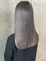 セル(CELL)&nbsp;グレージュ 髪質改善 ブリーチ アッシュカラー ストレート 20代