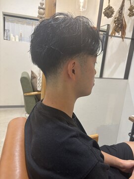 コク 千葉駅西口(COQU) メンズセンターパート/青木辰憲