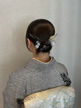 サリーワンフォーワン(Sally 141) タイトシニヨン