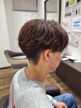 ヘアースペースバリエーションプラスワン(HairSpace Variation plus 1) フェザーショート