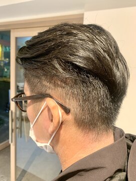 ホーム(HOME) 【HOME 下北沢】バーバー風スタイル×ツーブロック