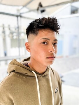 フジヤマ バーバー ショップ(FUJIYAMA BARBER SHOP) オールバックコンマヘア【岩山オサム】429kk
