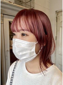 リト(ri_to) ハイトーンカラーでみせるワンランク上のショートボブ