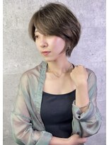 アンダーバーホワイト(_WHITE)&nbsp;［なんば］耳掛けショート/マッシュ/くびれショート