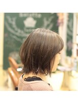 サロットルーチェ(salotto luce)&nbsp;ブリーチ１回、＋カラーで作るグレージュ