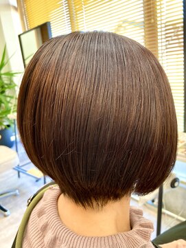 キッテ(kitte) 前下がりショートボブ