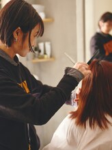 1人のスタイリストが仕上げまで担当