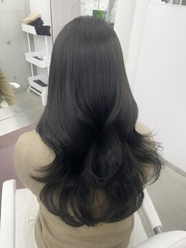 エヌアイ オモテサンドウ(ni omotesando) ブルーグレージュカラー/韓国レイヤーカット/黒髪ロング　上野