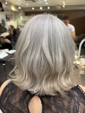 トムキャット(TOM CAT) 【新宿TOMCAT】ホワイトブロンド