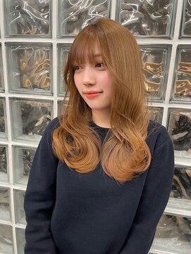 サンク 原宿 表参道(cinq) ブリーチカラーミルクティーベージュインナーカラー20代