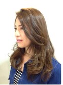 ロングレイヤー 韓国ヘア ブラウンベージュ 艶髪 顔周りカット