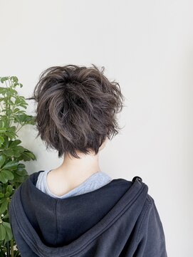 ハリトカミ クセを活かしたショート