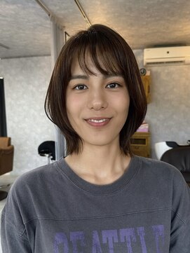 ウル(Ulu.) 量の多い髪も軽やか♪外ハネくびれミディ
