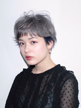 ボアソルテ(Boa Sorte) シルバーヘアーにブルーのアクセントカラー