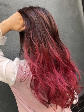 ヘアーシグネチャー(Hair Signature) バレイヤージュベースの鮮やかすぎる「ベルベットレッド」