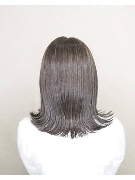 サネリ(Saneli) 肩ハネミディアムハイライト