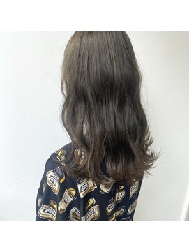 ミント(mint) 【 しっかりオリーブで外国人風グレージュカラー◎ 】