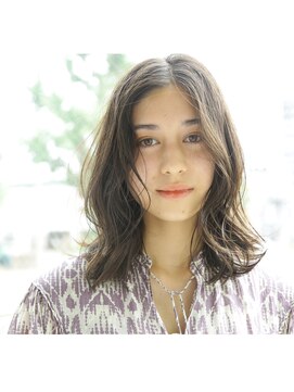 アンジェリカ(Angelica) くせ毛風ゆるパーマ×毛先重めミディアムヘア