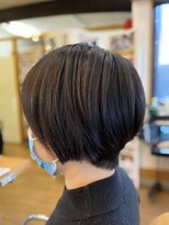 ギャロップヘアー 丸みシルエットが可愛いショートボブ
