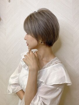 ロンド ストラーダ 心斎橋(Lond strada) ショート×ハイライト白髪ぼかし×シルキーベージュ[心斎橋]