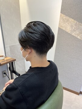 シンシア(CYNTHiA) ツーブロックセンターパート