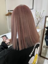 イリ 梅田(ili) ホワイトピンク/村上佳那多