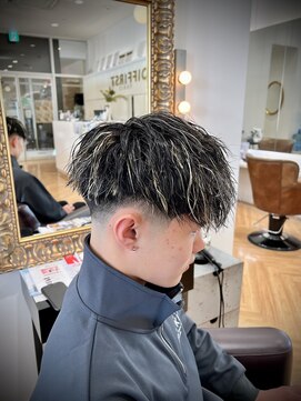 コワファースト  させぼ五番街店(COIFF1RST) ツイスパ×ハイライト☆