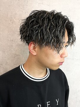 エルマーク 茨木(L-MARK) メッシュハイライトスパイラルパーマツイストパーマツーブロック