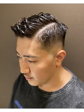 ヒロギンザ 六本木店(HIRO GINZA) 【王道バーバースタイル】スキンフェード×男前カット
