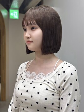 クル(k u r u) ぱつっとボブ