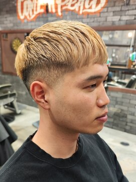 フォーコーナーズカットショップスリーセント 栄(FourCornersCutShop 3/cent) クロップ/ハイトーン/フェードカット