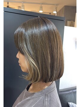 長めボブ×インナーベージュ