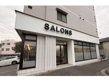 サロンズヘア 庚午橋店(SALONS HAIR)の雰囲気(庚午小学校の道路挟んで向かい〇道路沿いにあるので車で便利!)