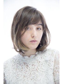 ビューティーアンドケアカロン(Beauty and Care CALON) 奥行きと透明感楽しむヌーディーベージュ