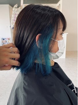 シャイン(Shine) ミディアム / インナーカラー / ターコイズブルー