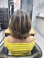 ルーツ(Root)&nbsp;バレイヤージュ　ボブウルフグレージュ