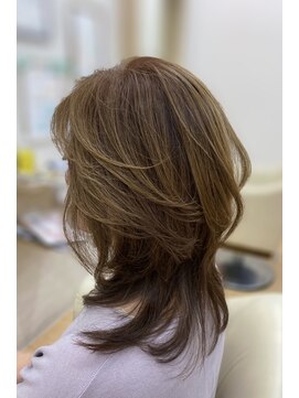 ティアラ Tiara コマーシャルモール博多店 ミディアムレイヤー