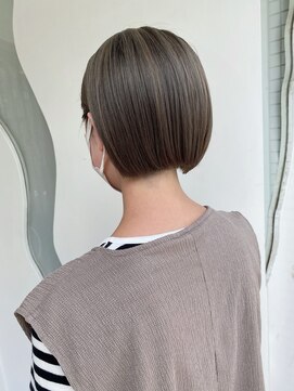 モリオ フロム ロンドン 大宮2号店(morio from London) 【なかじま ひびき】グレージュ×ミニボブ